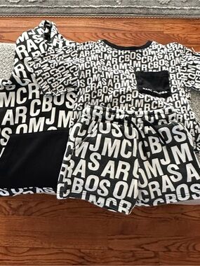 Little Marc Jacobs 2T 3-Piece Logo Outfit Set Sweatshirt T-Shirt Shorts